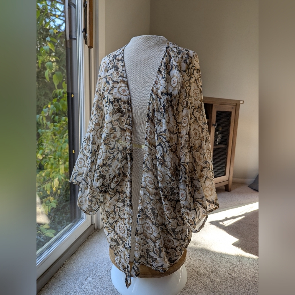 American Eagle Floral Kimono